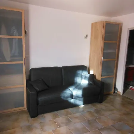 Studio Du Calme Et Du Soleil A 3 Km Du Petit Port De *
